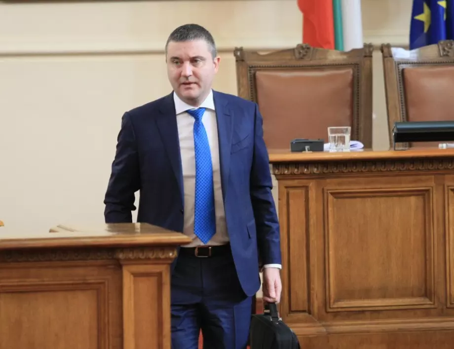 Горанов ще информира за организаторите на хазартни игри, тежки обвинения в НС