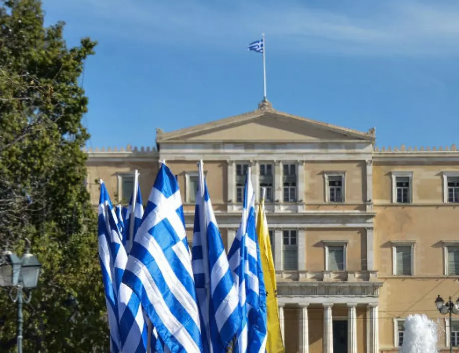 Гърция налага вечерен час в голяма част от страната