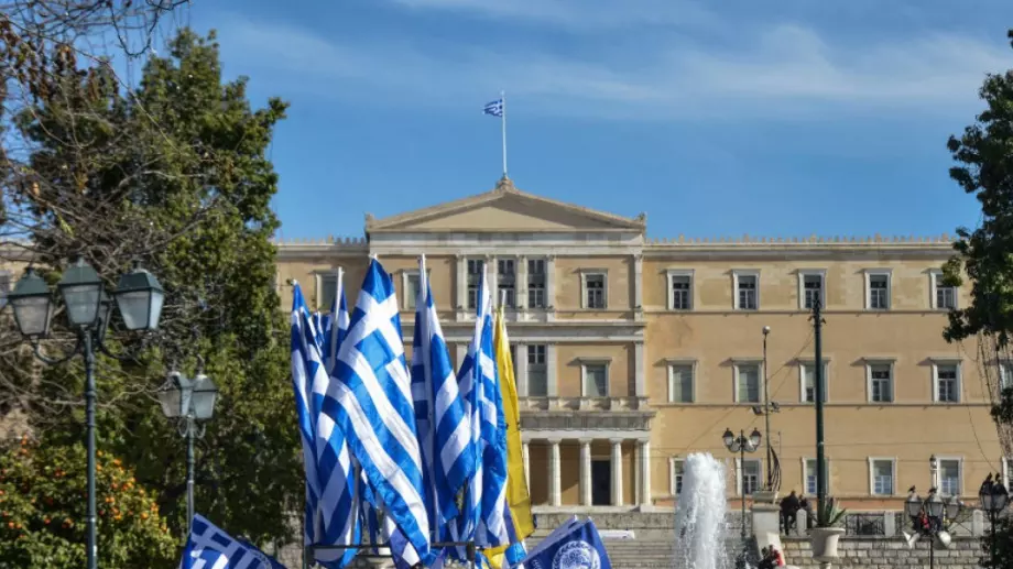 Над 100 души задържани при протести в Атина