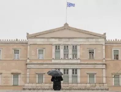 Гърция отпуска по 2 000 евро за всяко дете, родено навръх Коледа