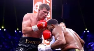 Поветкин и Хънтър не успяха да се победят след голяма битка и истинско зрелище