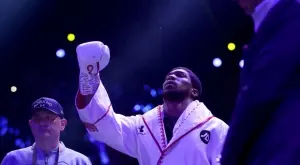 След редицата критики и "съвети" Джошуа откачи при въпрос за треньора му