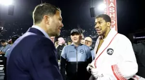 От щаба на Фюри твърдят: Еди Хърн провали битката Антъни Джошуа - Тайсън Фюри