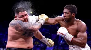 Моментът, в който Антъни Джошуа окървави Руис и показа кой ще спечели (ВИДЕО) 
