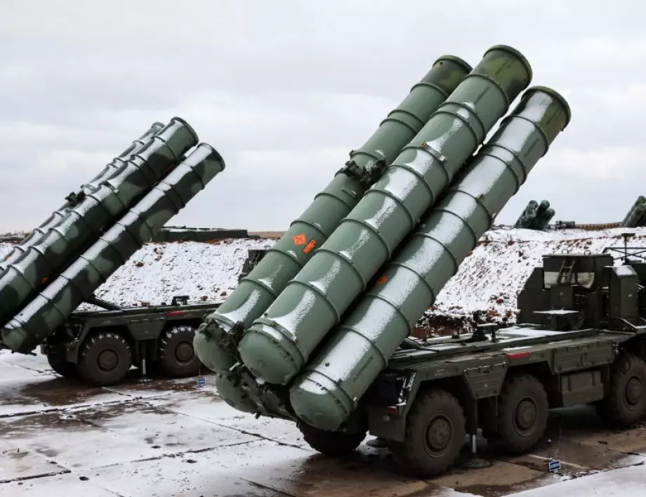 Турция продължава преговорите с Русия за доставки на ракети 