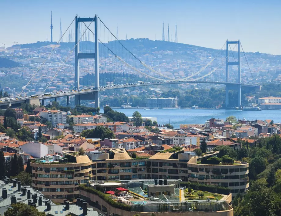 "Цялата мафиотска утайка е дошла в нашите градове": какво става в Турция?