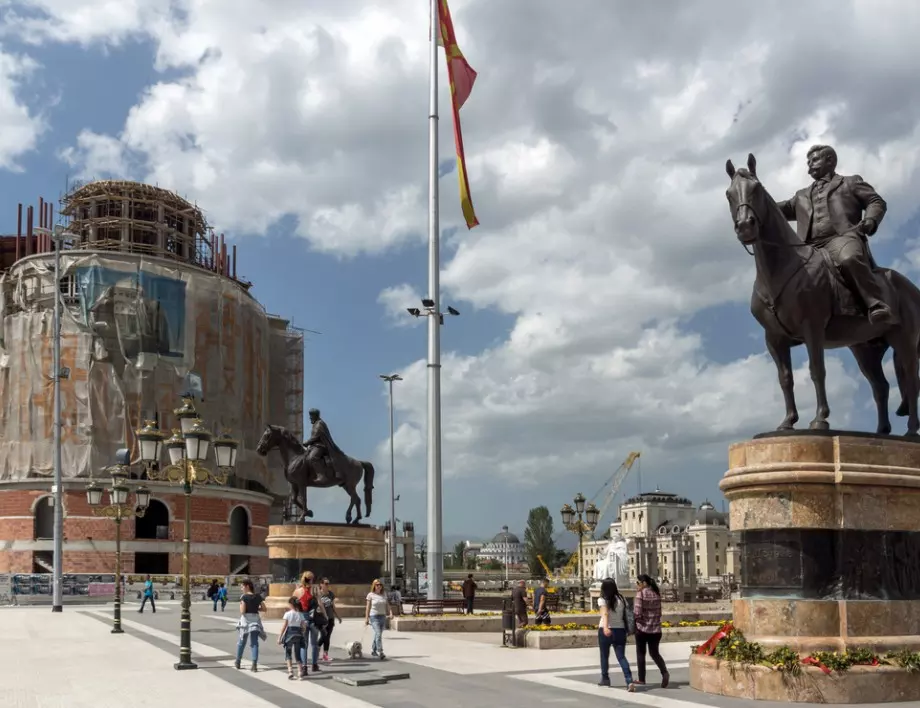 Джафери подписа предсрочните избори в РС Македония да са на 15 юли 