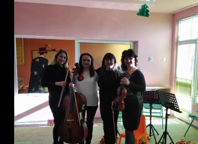 "Музичко" на Старозагорската опера гостува на детската градина в Хан Аспарухово (СНИМКИ) 