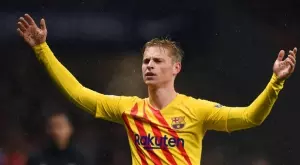 {{ otherArticle[0].article.title }}