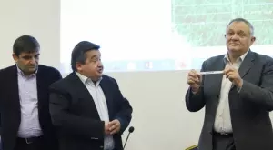 {{ otherArticle[0].article.title }}