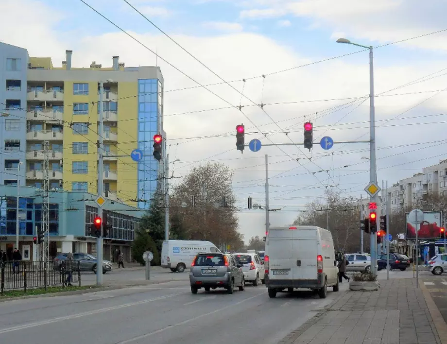 Затварят две кръстовища на основен пловдивски булевард