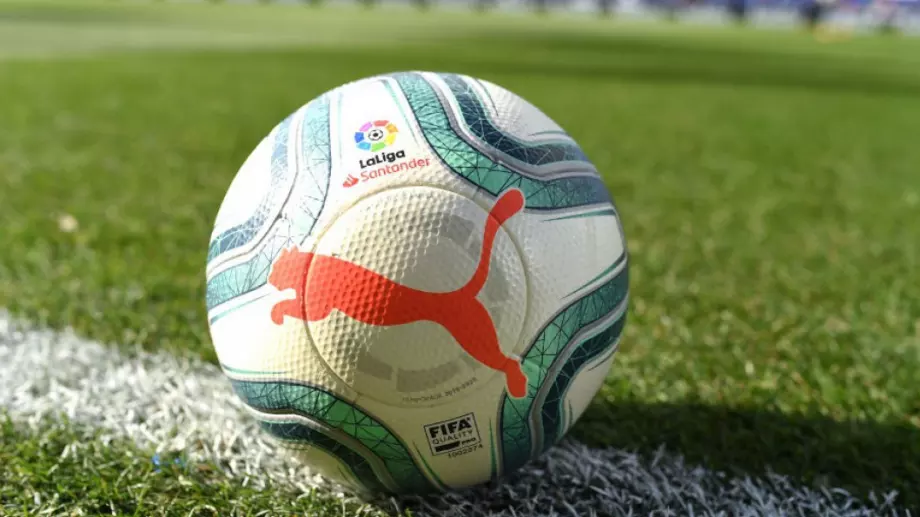 Испанската футболна федерация ще помага на закъсали клубове със заеми 