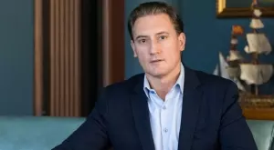 {{ otherArticle[0].article.title }}