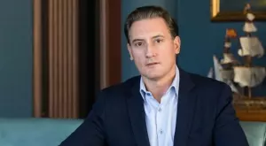 {{ otherArticle[0].article.title }}