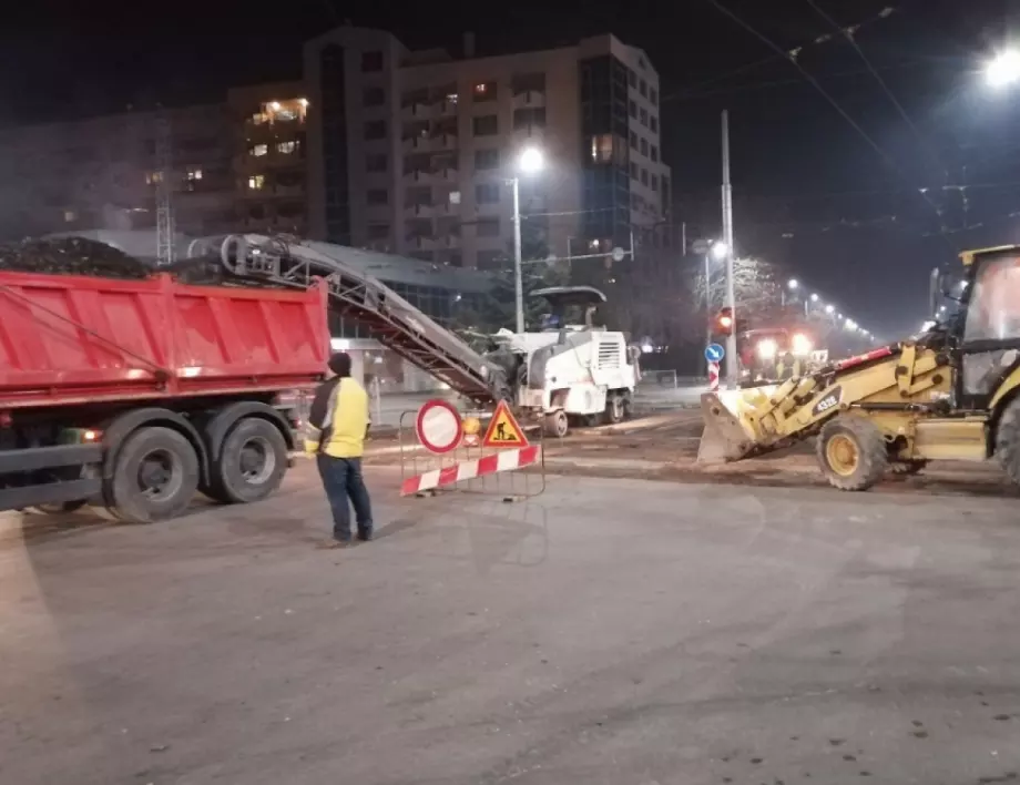 Нощни ремонти в Пловдив, преасфалтираха две ключови кръстовища