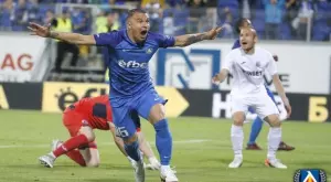 {{ otherArticle[0].article.title }}