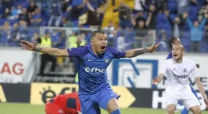 {{ otherArticle[0].article.title }}