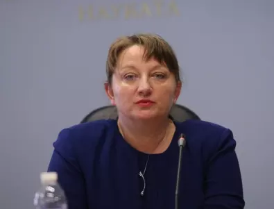 Сачева заяви, че кабинетът не обсъжда вариант за подаване на оставка