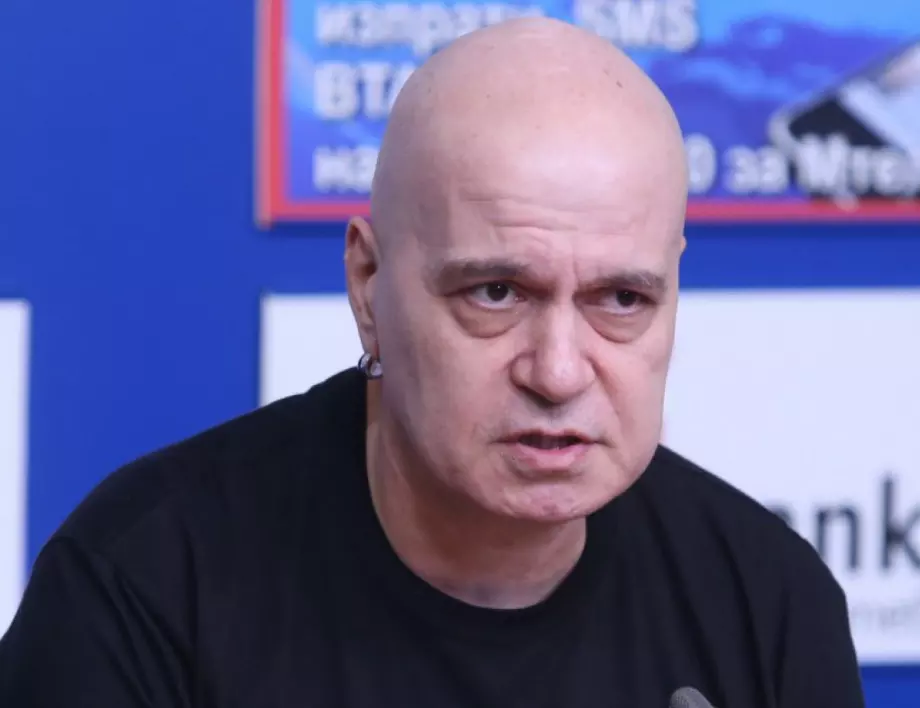 Слави Трифонов: Депутатите си повишиха заплатите от алчност