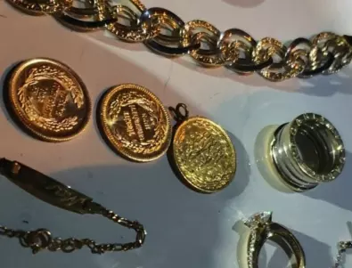 Контрабандни златни накити за близо 200 000 лева задържаха на Капитан Андреево  