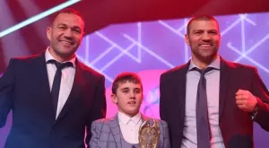 {{ otherArticle[0].article.title }}