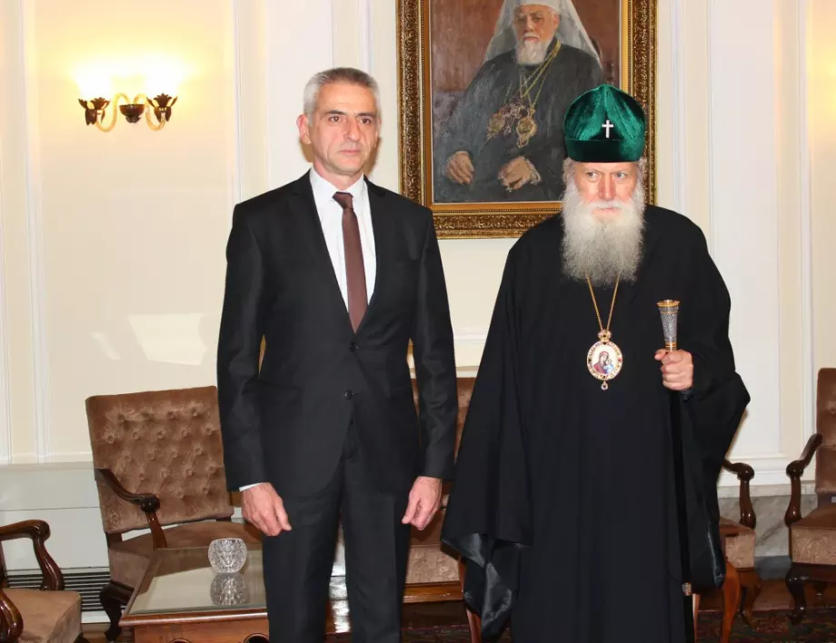 НСО потърси помощ и от църквата, патриархът благодари за охраната на руския патриарх