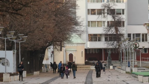 На Йордановден Нинова и Гешев обсъждат кризата в Перник