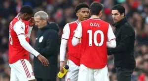 {{ otherArticle[0].article.title }}