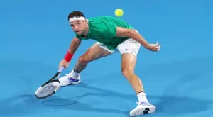 {{ otherArticle[0].article.title }}