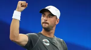 {{ otherArticle[0].article.title }}