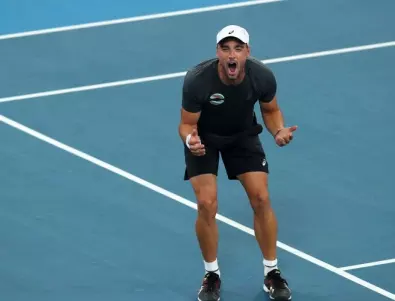 Страхотен Кузманов доближи България на успех от четвъртфиналите за ATP Cup