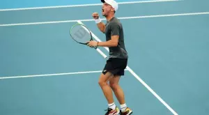 {{ otherArticle[0].article.title }}