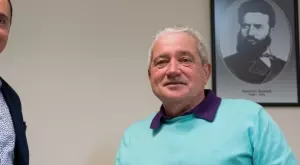 {{ otherArticle[0].article.title }}