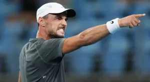 {{ otherArticle[0].article.title }}