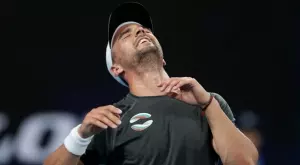 {{ otherArticle[0].article.title }}