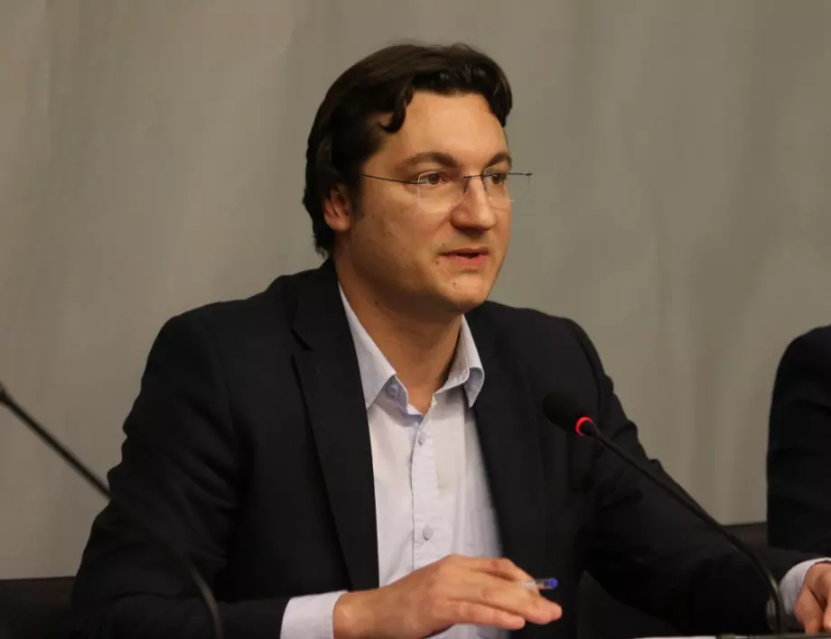 Зарков: ГЕРБ практически се опитва отсега да отмени Основния закон на България