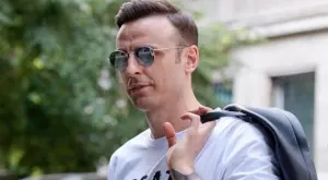 {{ otherArticle[0].article.title }}