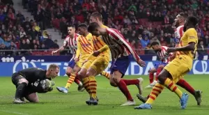 Барселона смачка Атлетико, но "дюшекчиите" извъртяха шокиращ обрат в края 