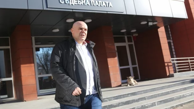 Прокуратурата: Гешев не е казвал, че има открити документи за вноса на боклук в дома на Димов