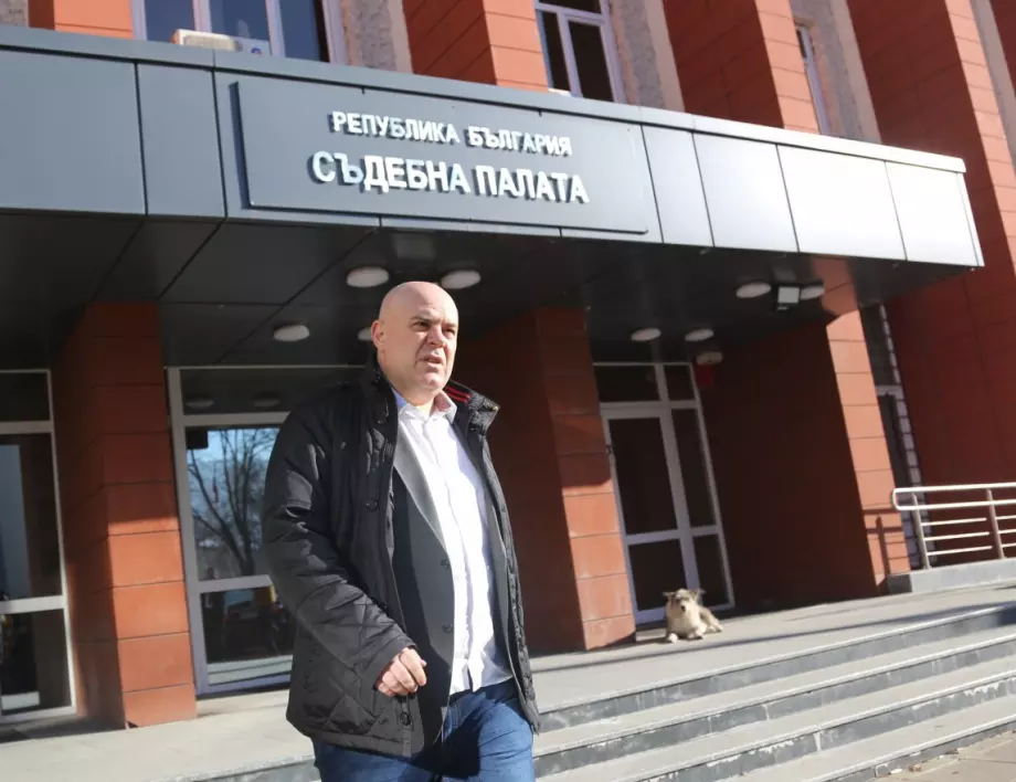 Прокуратурата: Гешев не е казвал, че има открити документи за вноса на боклук в дома на Димов