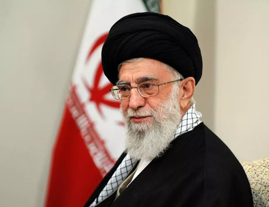 Племенникът на Аятолах Хаменей: Революцията се оказа по-силна от кръвта