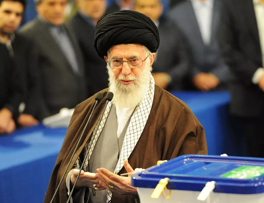 Аятолах Хаменей: Това не е война между Израел и Газа, а между лъжата и истината  
