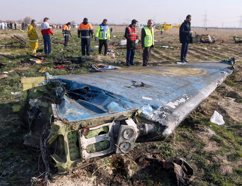 Украйна нарече свалянето на самолета ѝ "умишлено убийство"