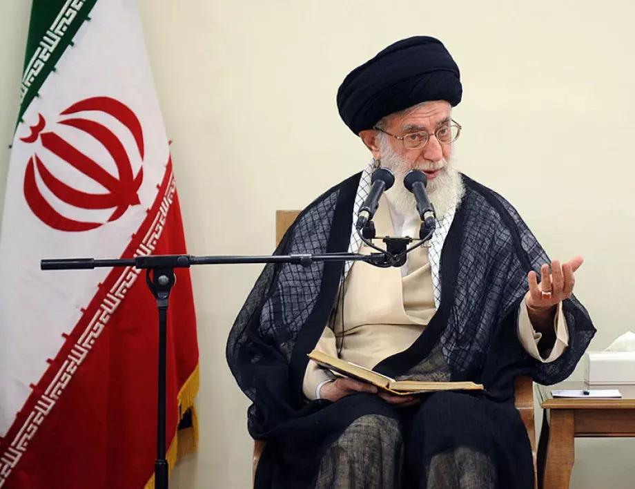 Аятолах Хаменей се подигра на американската демокрация и президентските избори 