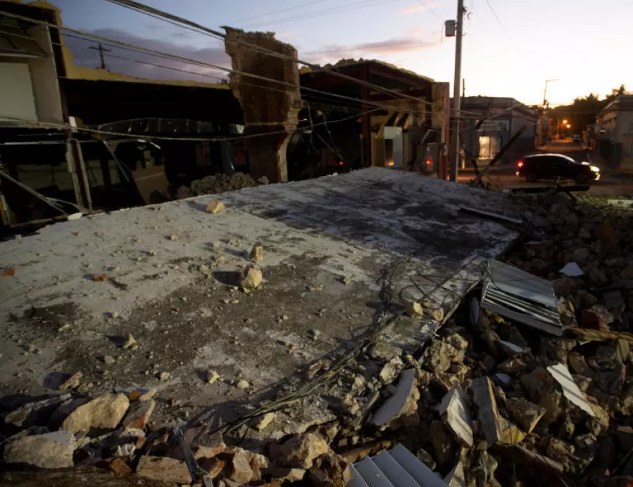 Спасиха жена, прекарала 19 часа под руините на дома си в Турция