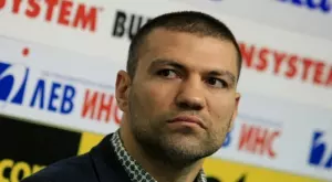 Тервел Пулев малко по-тежък от съперника си, трябва да свали преди двубоя