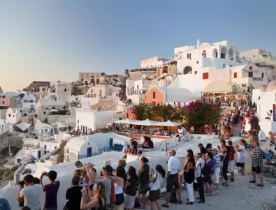 Гърция отваря заведенията на 1 юни