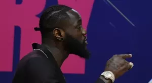 Уайлдър е заминал за болница след нокаута от Фюри