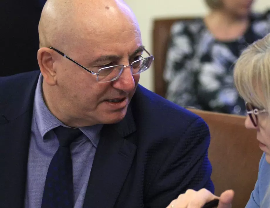 Министър и кмет предлагат два варианта за изход водната криза в Перник