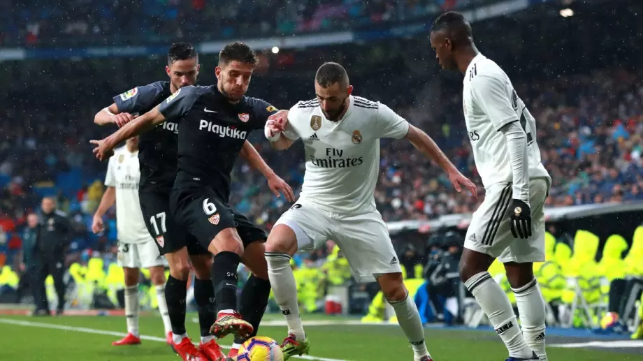 Изненадващ голмайстор прати Реал Мадрид на върха след тежка битка срещу Севиля